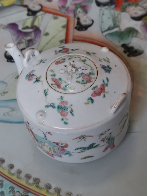 古玩陶瓷精品同治粉彩五子奪魁圖茶壺拍賣,當前價格2588元