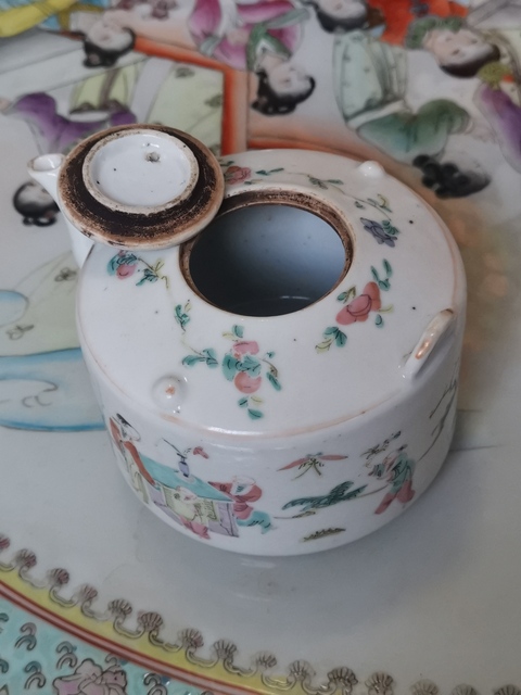 古玩陶瓷精品同治粉彩五子奪魁圖茶壺拍賣,當前價格2588元