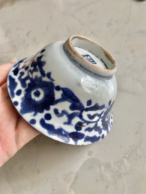 古玩陶瓷清中期花卉紋青花茶碗拍賣，當(dāng)前價(jià)格188元
