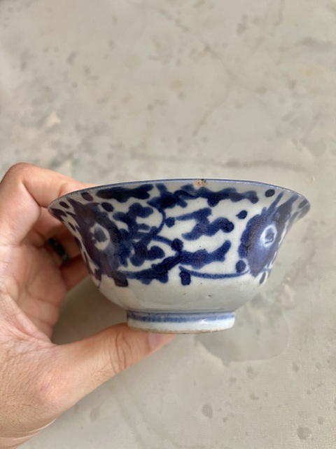 古玩陶瓷清中期花卉紋青花茶碗拍賣，當(dāng)前價(jià)格188元