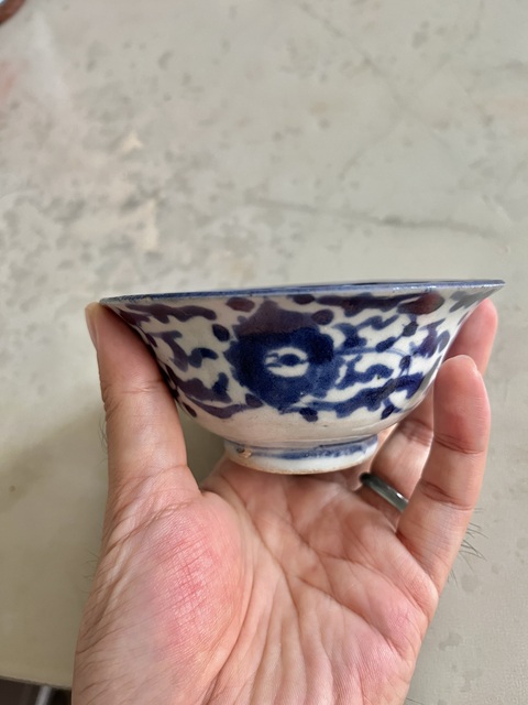 古玩陶瓷清中期花卉紋青花茶碗拍賣，當(dāng)前價(jià)格188元