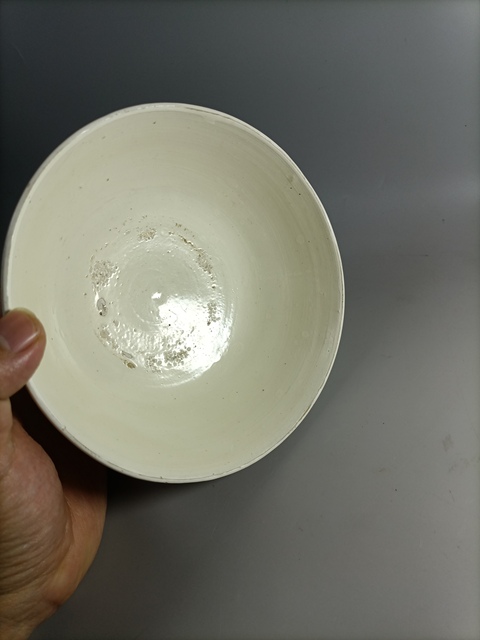 古玩陶瓷雙11秒殺磁州窯白釉墩式碗拍賣,當前價格500元