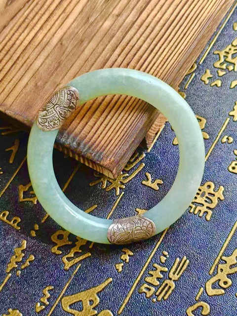 古玩玉器清代冰糯種天然翡翠手鐲拍賣,當前價格8500元