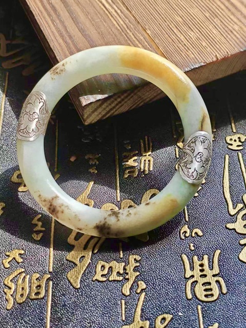 古玩玉器清代糯冰種老翡翠手鐲拍賣，當前價格5500元