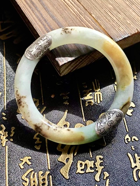 古玩玉器清代糯冰種老翡翠手鐲拍賣，當前價格5500元