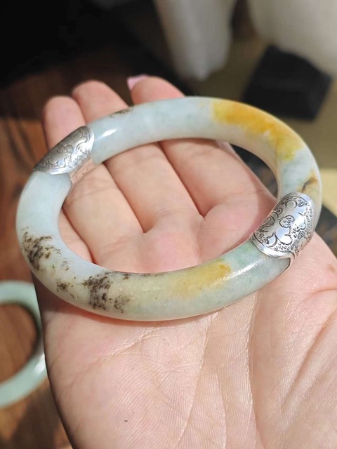 古玩玉器清代糯冰種老翡翠手鐲拍賣，當前價格5500元