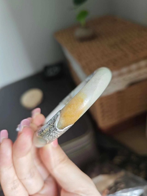 古玩玉器清騰沖老了三彩翡翠手鐲拍賣,當(dāng)前價(jià)格3300元