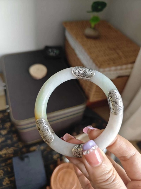 古玩玉器清騰沖老了三彩翡翠手鐲拍賣,當(dāng)前價(jià)格3300元