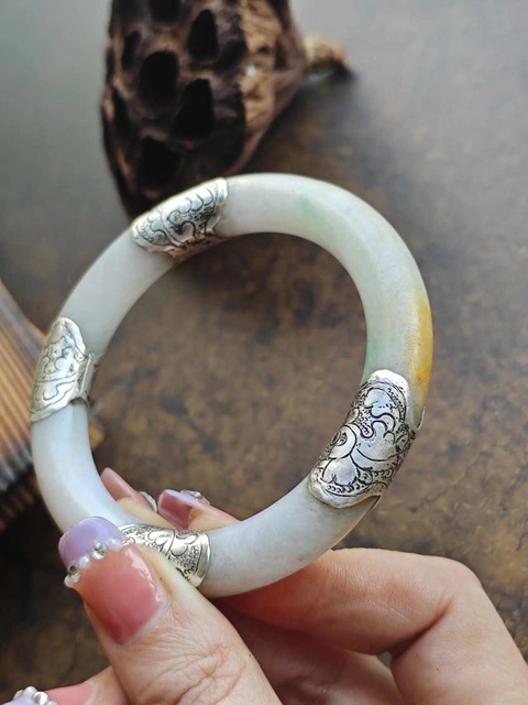 古玩玉器清騰沖老了三彩翡翠手鐲拍賣,當(dāng)前價(jià)格3300元