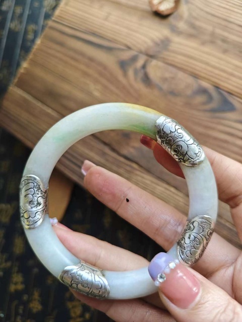 古玩玉器清騰沖老了三彩翡翠手鐲拍賣,當(dāng)前價(jià)格3300元