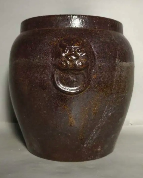 古玩陶瓷清代雙鋪首褐釉罐拍賣,當(dāng)前價(jià)格200元