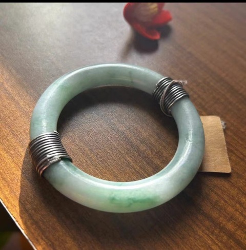 古玩玉器清代糯冰種翡翠手鐲拍賣,當(dāng)前價(jià)格1800元