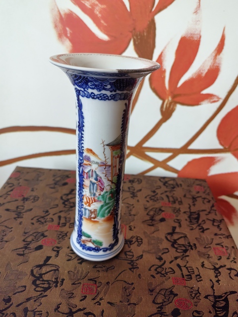 古玩陶瓷青花廣彩人物束腰花觚拍賣，當前價格1800元
