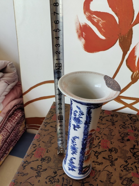 古玩陶瓷青花廣彩人物束腰花觚拍賣，當前價格1800元
