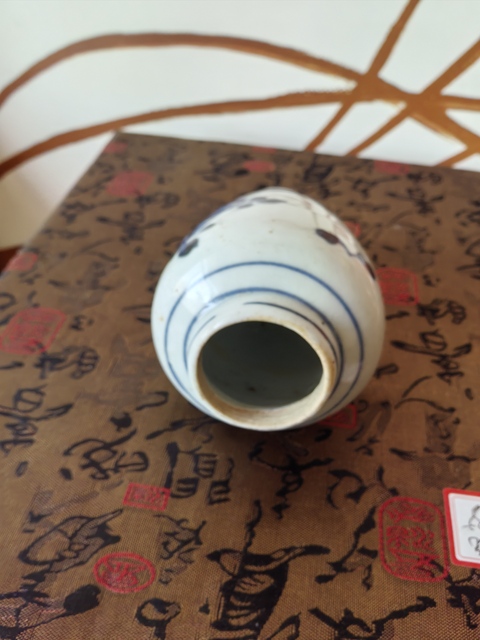 古玩陶瓷青花罐拍賣(mài)，當(dāng)前價(jià)格1800元