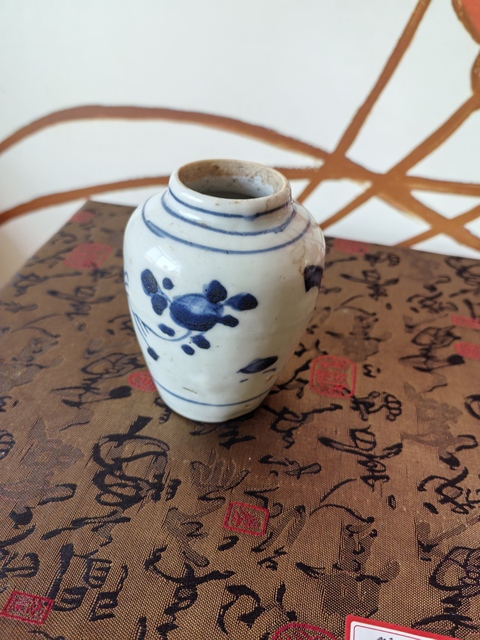 古玩陶瓷青花罐拍賣(mài)，當(dāng)前價(jià)格1800元