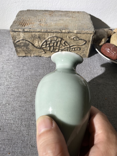 古玩陶瓷民國解放初?青釉小可愛拍賣,當(dāng)前價(jià)格2500元