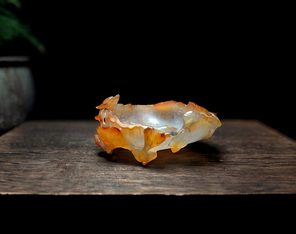 古玩玉器清代瑪瑙雕“花卉紋水盂”拍賣,當(dāng)前價(jià)格7200元