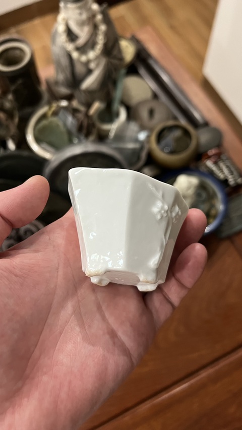 古玩陶瓷民國德化窯梅花白釉杯拍賣,當前價格399元