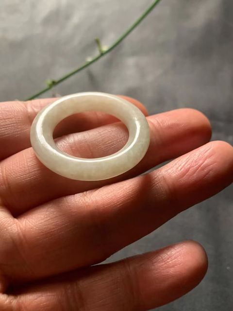 古玩玉器清代天然翡翠雕“素紋環”拍賣，當前價格1200元