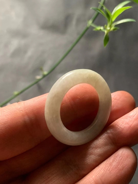 古玩玉器清代天然翡翠雕“素紋環”拍賣，當前價格1200元