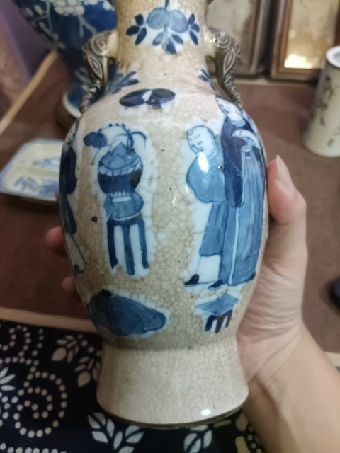 古玩陶瓷晚清哥釉地鐵銹釉青花瓶拍賣，當前價格5888元