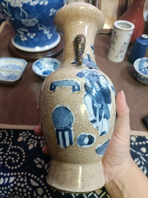 古玩陶瓷晚清哥釉地鐵銹釉青花瓶拍賣，當前價格5888元