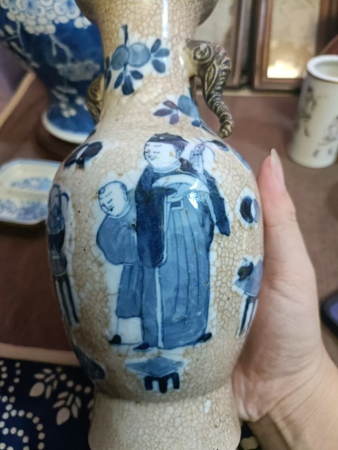 古玩陶瓷晚清哥釉地鐵銹釉青花瓶拍賣，當前價格5888元