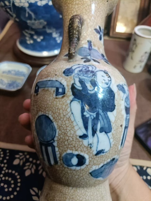 古玩陶瓷晚清哥釉地鐵銹釉青花瓶拍賣，當前價格5888元