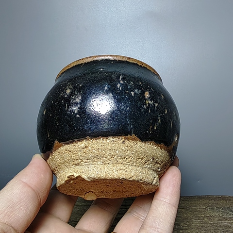 古玩陶瓷明代黑釉小罐拍賣,當(dāng)前價(jià)格238元