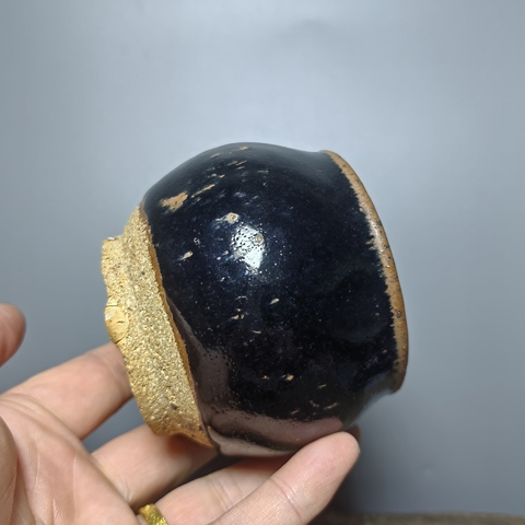 古玩陶瓷明代黑釉小罐拍賣,當(dāng)前價(jià)格238元