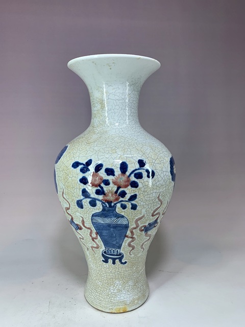 古玩陶瓷晚清·哥釉青花釉里紅八寶清供紋觀音瓶拍賣，當前價格3888元