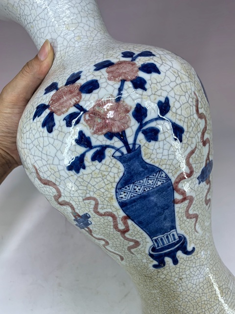 古玩陶瓷晚清·哥釉青花釉里紅八寶清供紋觀音瓶拍賣，當前價格3888元