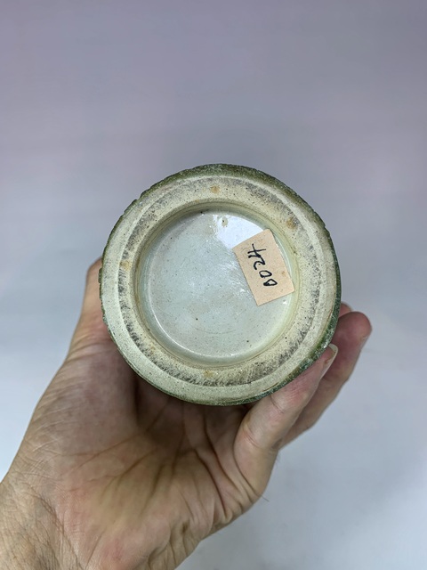 古玩陶瓷民國·橄欖綠釉瓶拍賣，當前價格888元