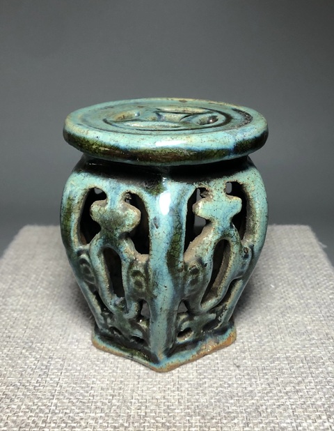 古玩陶瓷清代精品鏤空鈞釉底座拍賣，當(dāng)前價(jià)格1200元