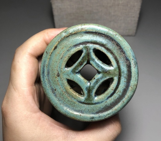古玩陶瓷清代精品鏤空鈞釉底座拍賣，當(dāng)前價(jià)格1200元
