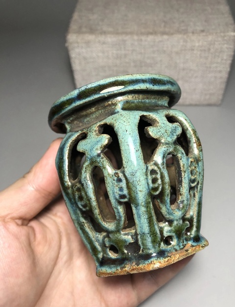 古玩陶瓷清代精品鏤空鈞釉底座拍賣，當(dāng)前價(jià)格1200元