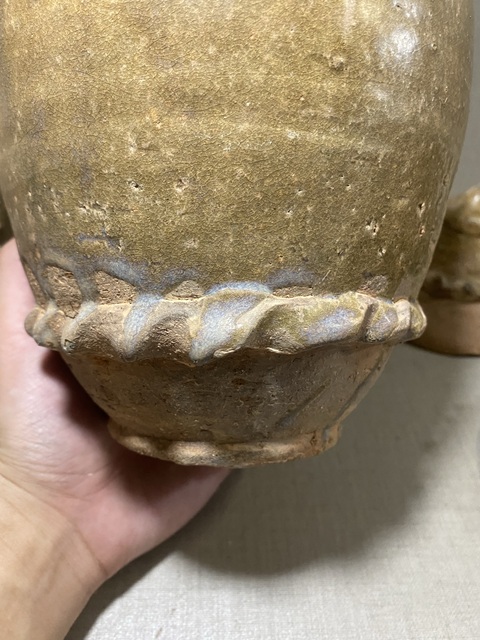 古玩陶瓷青釉貼塑水波紋蓋罐拍賣，當前價格2580元