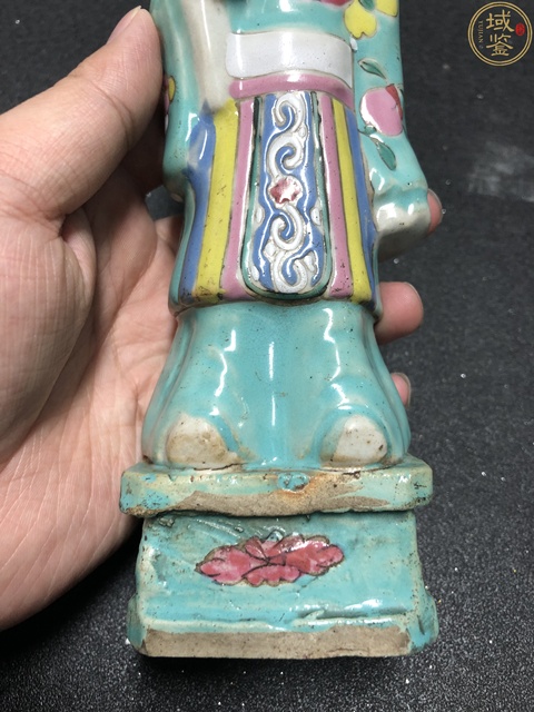 古玩陶瓷粉彩人物瓷塑拍賣(mài),當(dāng)前價(jià)格2400元