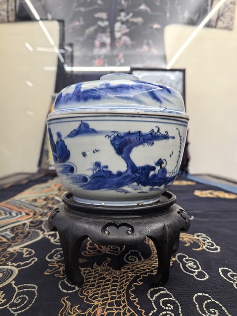 古玩陶瓷明天啟崇禎青花山水人物紋蓋缸拍賣，當(dāng)前價(jià)格26800元