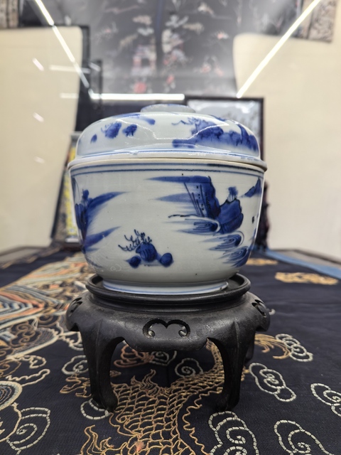 古玩陶瓷明天啟崇禎青花山水人物紋蓋缸拍賣，當(dāng)前價(jià)格26800元