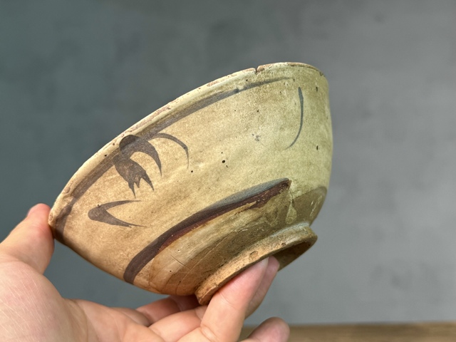 古玩陶瓷明末清初.磁州窯白地褐彩花卉紋碗拍賣,當前價格118元