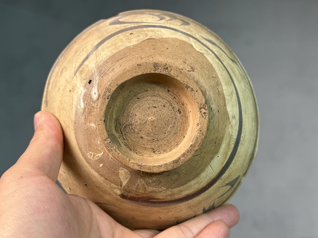 古玩陶瓷明末清初.磁州窯白地褐彩花卉紋碗拍賣,當前價格118元