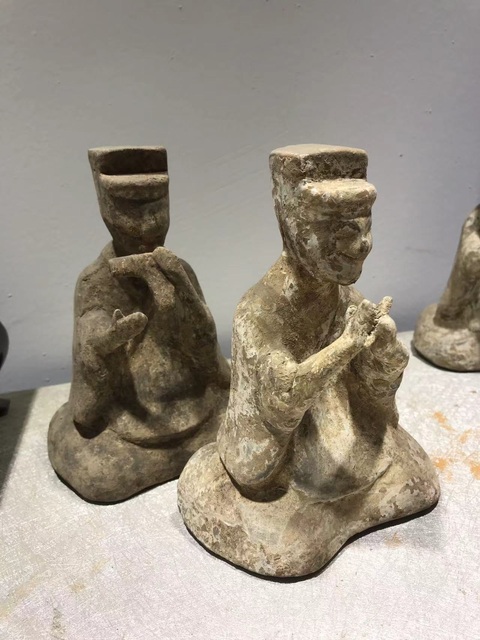 古玩陶瓷接著奏樂接著舞拍賣，當前價格30000元