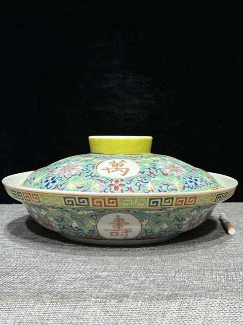 古玩陶瓷粉彩蓋盤拍賣,當(dāng)前價格2500元