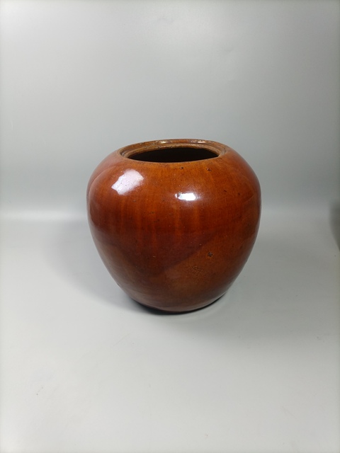 古玩陶瓷清中晚紅釉西瓜罐拍賣,當前價格999元