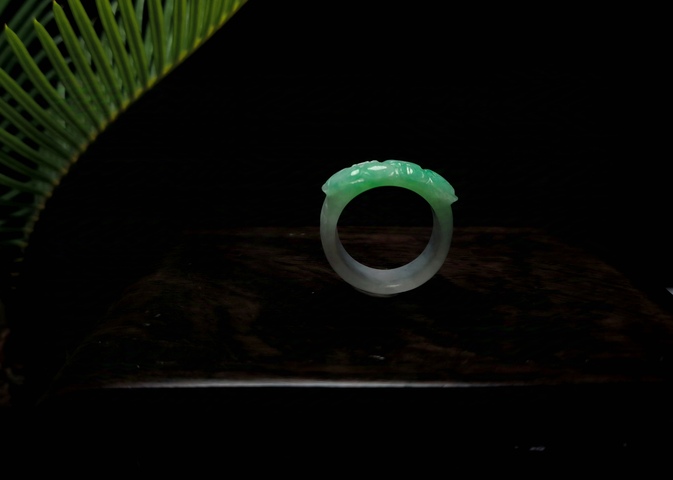 古玩玉器天然翡翠戒指拍賣,當(dāng)前價(jià)格2900元