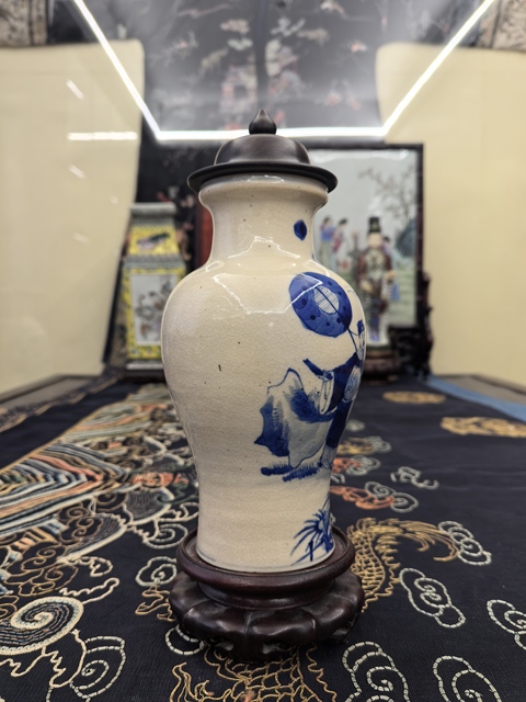 古玩陶瓷清中期煨瓷青花(郭子儀拜壽）盤口瓶拍賣，當前價格18888元