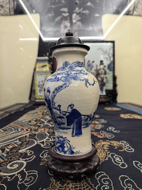 古玩陶瓷清中期煨瓷青花(郭子儀拜壽）盤口瓶拍賣，當前價格18888元