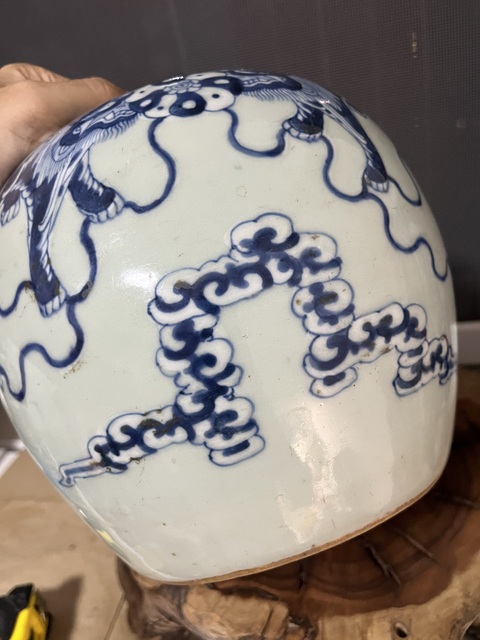 古玩陶瓷清中晚期豆青釉青花獅子繡球圖西瓜罐拍賣,當(dāng)前價(jià)格3888元